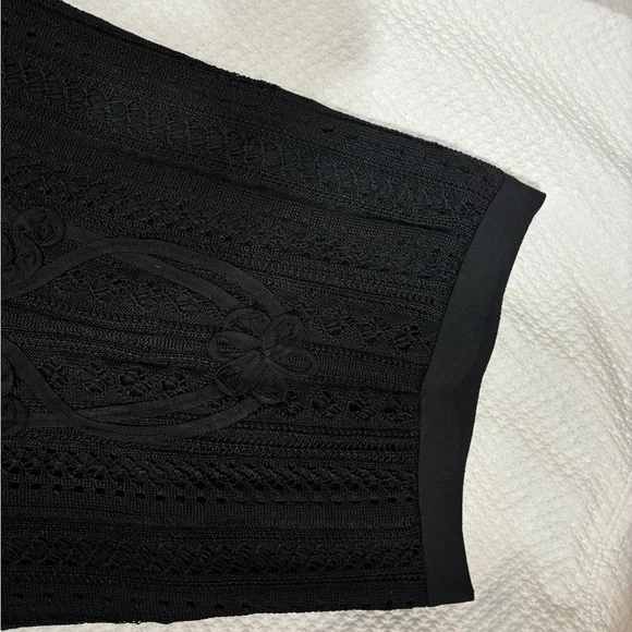 Chic Black A-Line crochet skirt - Picture 9 of 11